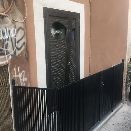 The Essential Trastevere Design Studio Rom Exterior foto