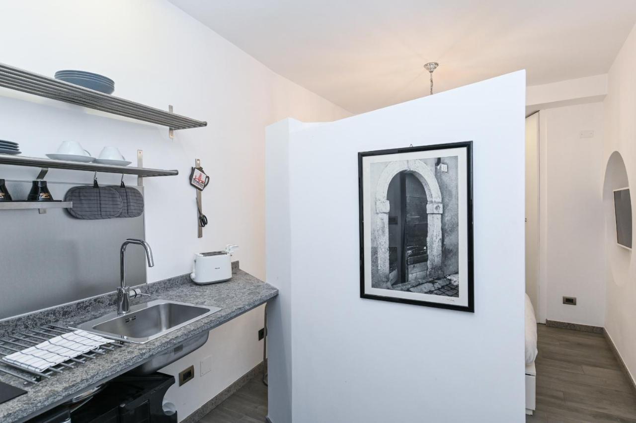 The Essential Trastevere Design Studio Rom Exterior foto