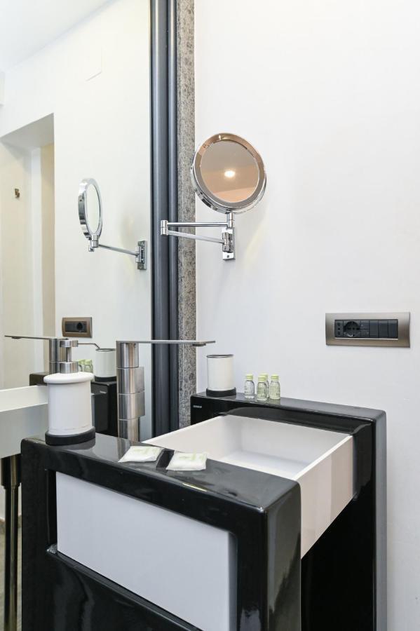 The Essential Trastevere Design Studio Rom Exterior foto