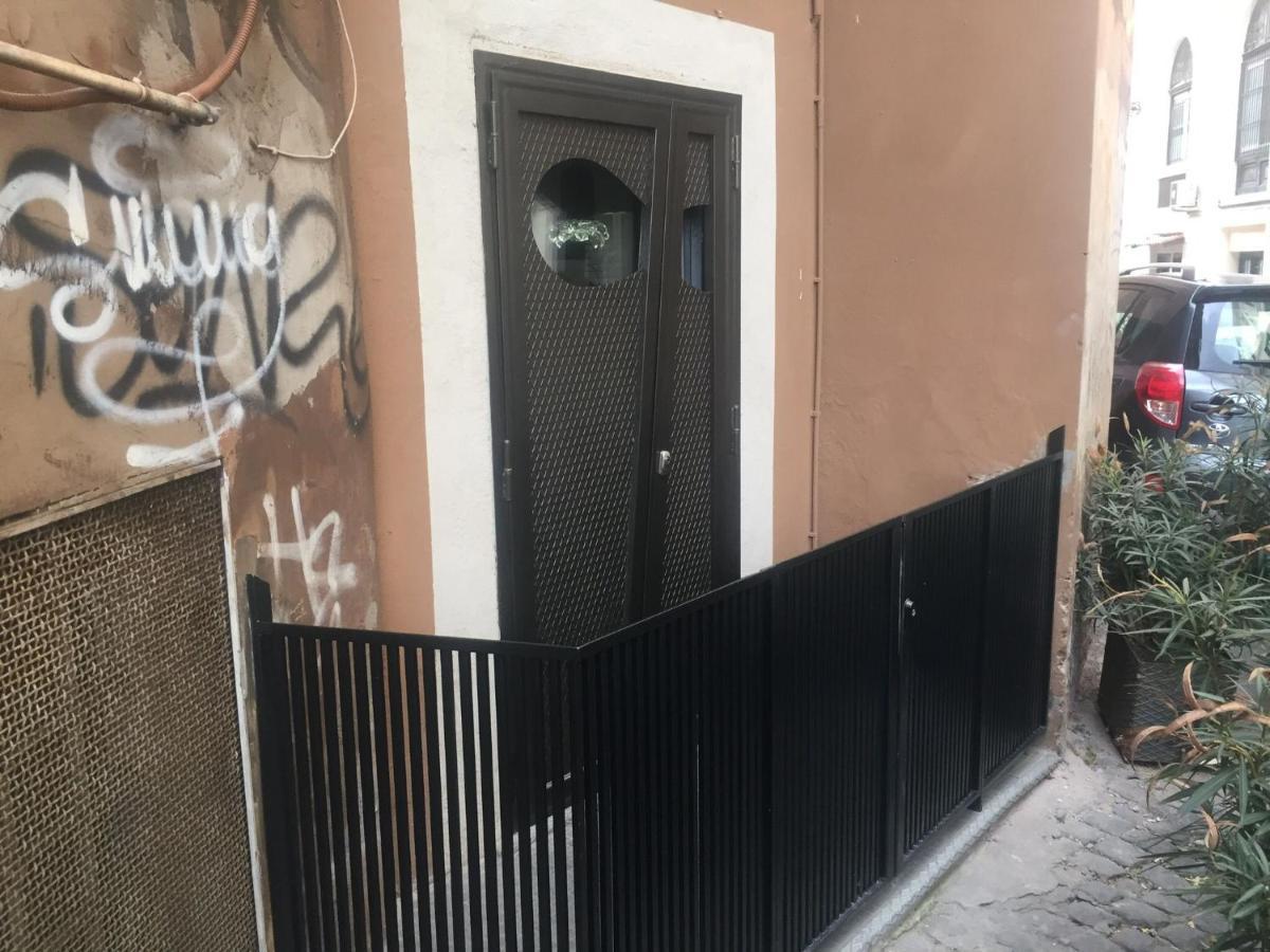 The Essential Trastevere Design Studio Rom Exterior foto